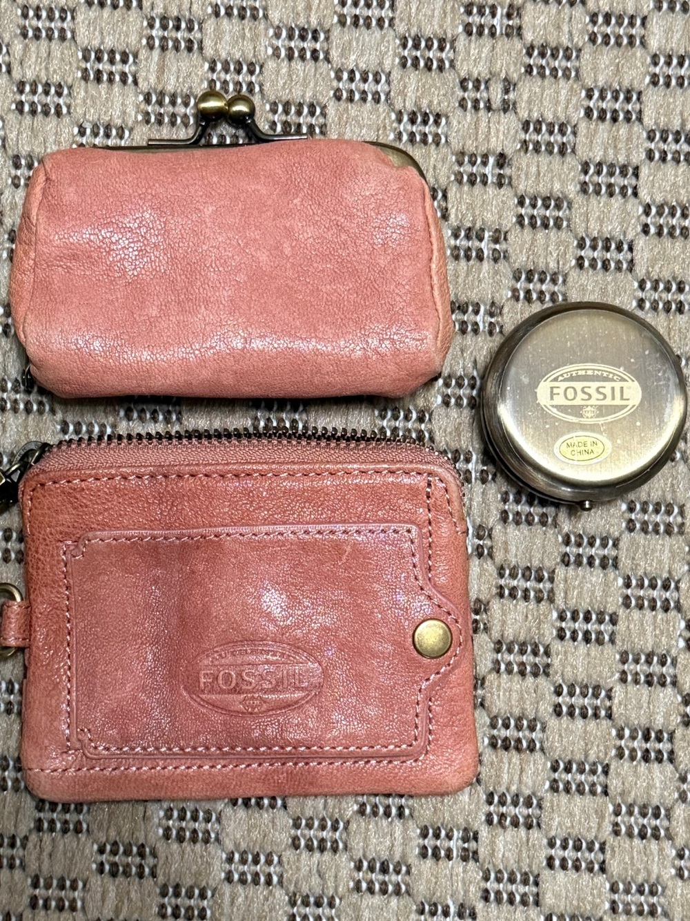 Women’s Fossil Purse Accessories. Tan with Bird Accent. EUC - Picture 4 of 16